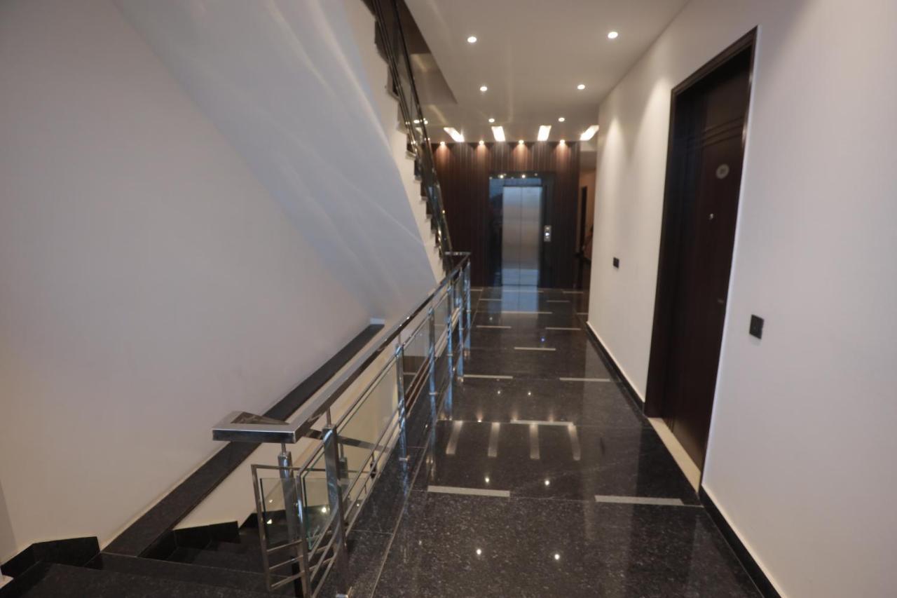 Ovel Hotel Ludhiana Buitenkant foto