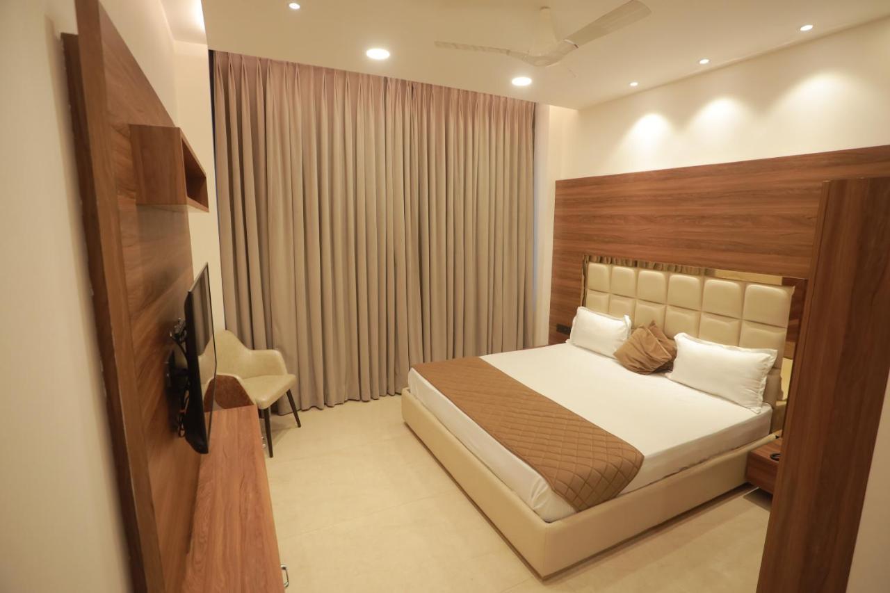 Ovel Hotel Ludhiana Kamer foto